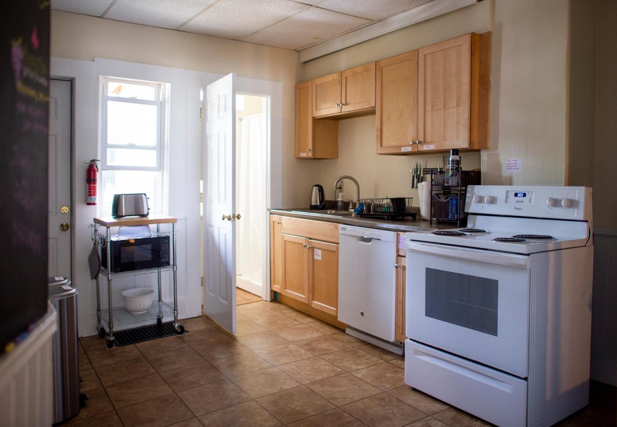 My Cousins Place Albergue Burlington